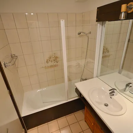 Appartement Proche Centre Et Pistes Pour 4 Pers. à - Fr-1-684-63 *